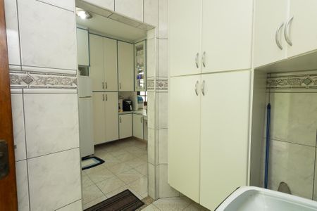 Casa à venda com 204m², 3 quartos e 4 vagas Casa à venda com 204m², 3 quartos e 4 vagasÁrea de Serviço