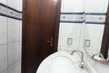 Casa à venda com 204m², 3 quartos e 4 vagas Casa à venda com 204m², 3 quartos e 4 vagasBanheiro Social