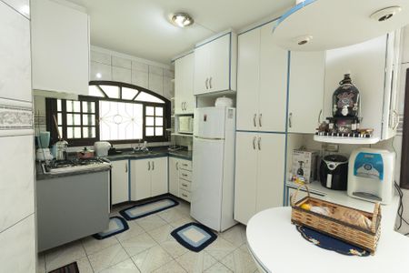 Casa à venda com 204m², 3 quartos e 4 vagas Casa à venda com 204m², 3 quartos e 4 vagasCozinha