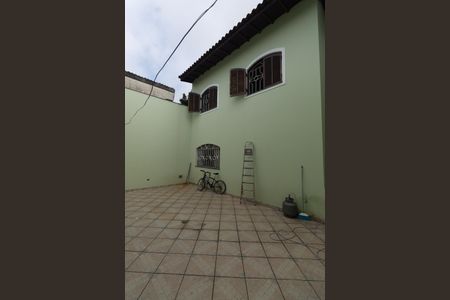Casa à venda com 204m², 3 quartos e 4 vagas Casa à venda com 204m², 3 quartos e 4 vagasQuintal