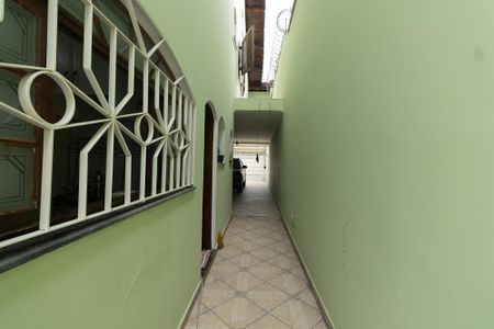 Casa à venda com 204m², 3 quartos e 4 vagas Casa à venda com 204m², 3 quartos e 4 vagasCorredor