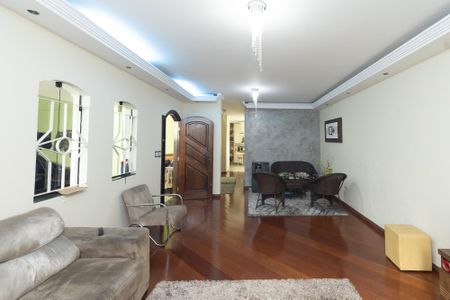 Casa à venda com 204m², 3 quartos e 4 vagas Casa à venda com 204m², 3 quartos e 4 vagasSala