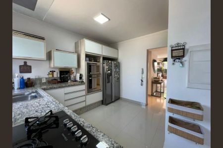 Casa à venda com 180m², 5 quartos e 2 vagas Casa à venda com 180m², 5 quartos e 2 vagasFoto 41