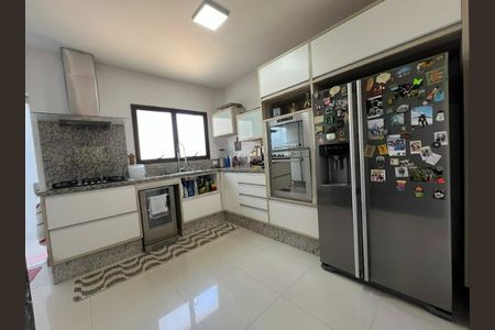Casa à venda com 180m², 5 quartos e 2 vagas Casa à venda com 180m², 5 quartos e 2 vagasFoto 12