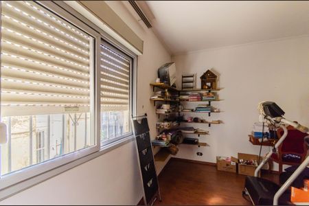 Casa à venda com 600m², 5 quartos e 6 vagas Casa à venda com 600m², 5 quartos e 6 vagasQuarto 3