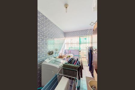 Casa à venda com 600m², 5 quartos e 6 vagas Casa à venda com 600m², 5 quartos e 6 vagasÁrea de Serviço