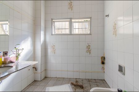 Casa à venda com 600m², 5 quartos e 6 vagas Casa à venda com 600m², 5 quartos e 6 vagasBanheiro da Suíte 2