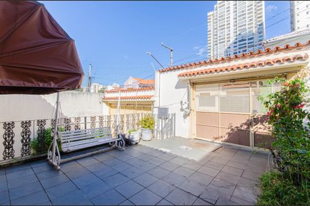 Casa à venda com 600m², 5 quartos e 6 vagas Casa à venda com 600m², 5 quartos e 6 vagasQuintal