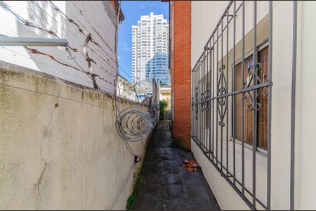 Casa à venda com 600m², 5 quartos e 6 vagas Casa à venda com 600m², 5 quartos e 6 vagasCorredor