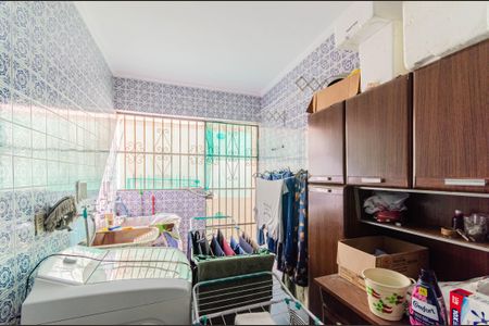 Casa à venda com 600m², 5 quartos e 6 vagas Casa à venda com 600m², 5 quartos e 6 vagasÁrea de Serviço