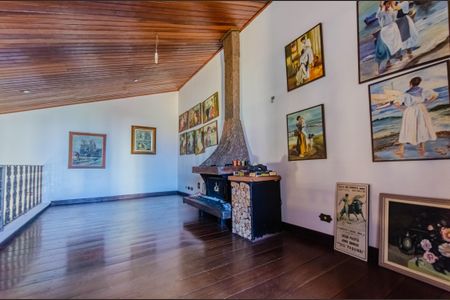 Casa à venda com 600m², 5 quartos e 6 vagas Casa à venda com 600m², 5 quartos e 6 vagasSala - Mezanino