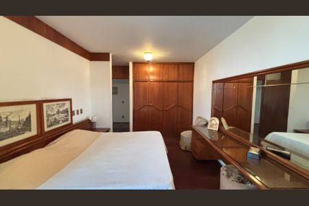 Apartamento à venda com 298m², 3 quartos e 3 vagas Apartamento à venda com 298m², 3 quartos e 3 vagasSuíte 3