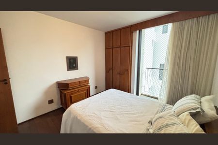 Apartamento à venda com 298m², 3 quartos e 3 vagas Apartamento à venda com 298m², 3 quartos e 3 vagasSuíte 2