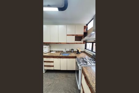 Apartamento à venda com 298m², 3 quartos e 3 vagas Apartamento à venda com 298m², 3 quartos e 3 vagasCozinha