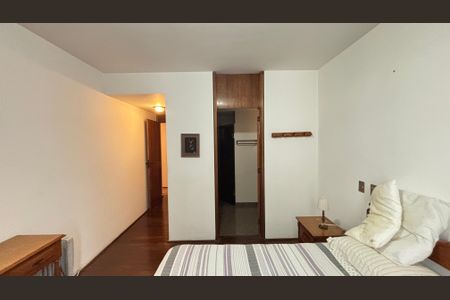 Apartamento à venda com 298m², 3 quartos e 3 vagas Apartamento à venda com 298m², 3 quartos e 3 vagasSuite 1