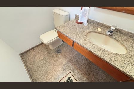 Apartamento à venda com 298m², 3 quartos e 3 vagas Apartamento à venda com 298m², 3 quartos e 3 vagasLavabo