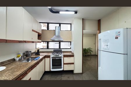 Apartamento à venda com 298m², 3 quartos e 3 vagas Apartamento à venda com 298m², 3 quartos e 3 vagasCozinha