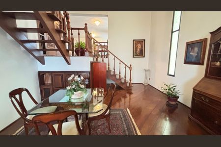 Apartamento à venda com 298m², 3 quartos e 3 vagas Apartamento à venda com 298m², 3 quartos e 3 vagasSala