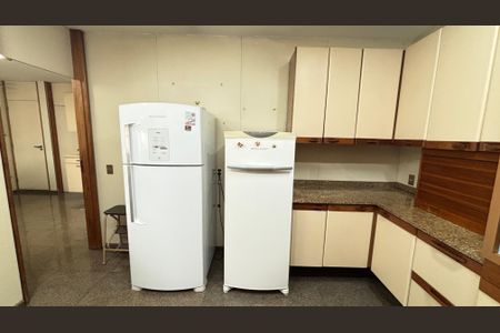 Apartamento à venda com 298m², 3 quartos e 3 vagas Apartamento à venda com 298m², 3 quartos e 3 vagasCozinha