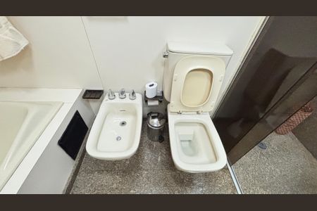 Apartamento à venda com 298m², 3 quartos e 3 vagas Apartamento à venda com 298m², 3 quartos e 3 vagasBanheiro da Suíte 3