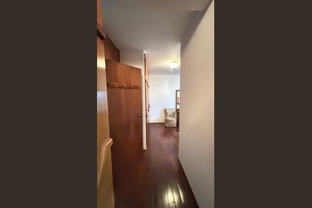 Apartamento à venda com 298m², 3 quartos e 3 vagas Apartamento à venda com 298m², 3 quartos e 3 vagasSuíte 3 Closet