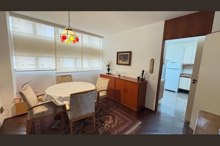 Apartamento à venda com 298m², 3 quartos e 3 vagas Apartamento à venda com 298m², 3 quartos e 3 vagasCopa