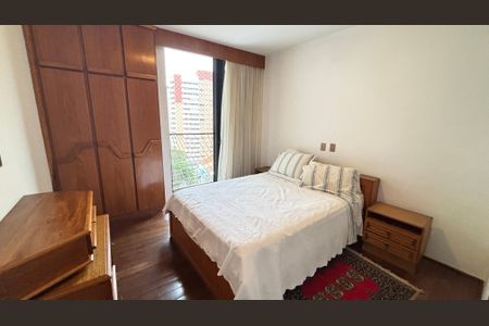 Apartamento à venda com 298m², 3 quartos e 3 vagas Apartamento à venda com 298m², 3 quartos e 3 vagasSuíte 2