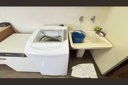 Apartamento à venda com 298m², 3 quartos e 3 vagas Apartamento à venda com 298m², 3 quartos e 3 vagasÁrea de Serviço