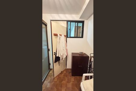 Apartamento à venda com 298m², 3 quartos e 3 vagas Apartamento à venda com 298m², 3 quartos e 3 vagasÁrea de Serviço - Quarto de Apoio