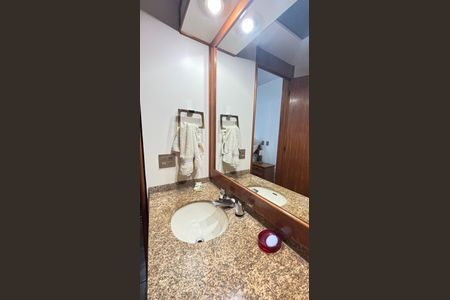 Apartamento à venda com 298m², 3 quartos e 3 vagas Apartamento à venda com 298m², 3 quartos e 3 vagasBanheiro da Suíte 1