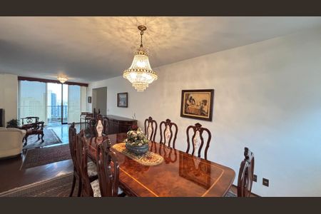 Apartamento à venda com 298m², 3 quartos e 3 vagas Apartamento à venda com 298m², 3 quartos e 3 vagasSala de Jantar