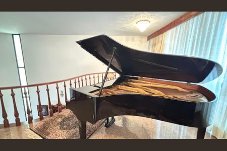 Apartamento à venda com 298m², 3 quartos e 3 vagas Apartamento à venda com 298m², 3 quartos e 3 vagasMezanino