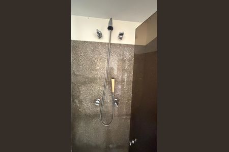 Apartamento à venda com 298m², 3 quartos e 3 vagas Apartamento à venda com 298m², 3 quartos e 3 vagasBanheiro da Suíte 2