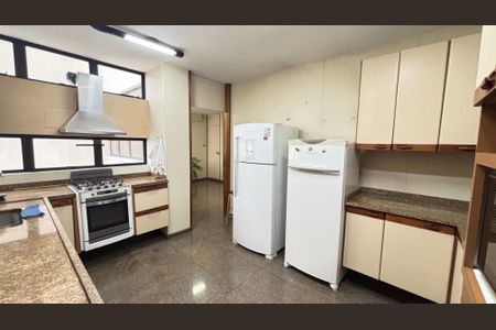 Apartamento à venda com 298m², 3 quartos e 3 vagas Apartamento à venda com 298m², 3 quartos e 3 vagasCozinha