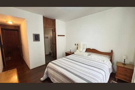 Apartamento à venda com 298m², 3 quartos e 3 vagas Apartamento à venda com 298m², 3 quartos e 3 vagasSuite 1