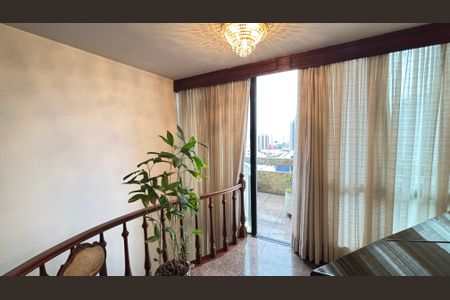 Apartamento à venda com 298m², 3 quartos e 3 vagas Apartamento à venda com 298m², 3 quartos e 3 vagasMezanino