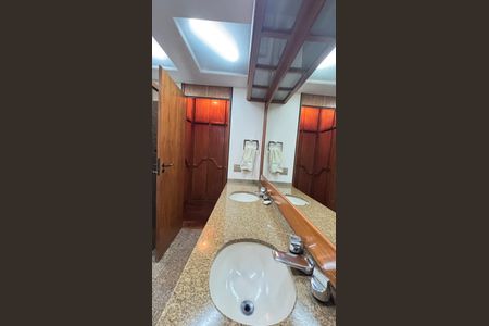 Apartamento à venda com 298m², 3 quartos e 3 vagas Apartamento à venda com 298m², 3 quartos e 3 vagasBanheiro da Suíte 3