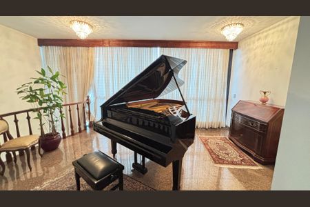 Apartamento à venda com 298m², 3 quartos e 3 vagas Apartamento à venda com 298m², 3 quartos e 3 vagasMezanino