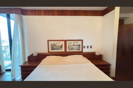 Apartamento à venda com 298m², 3 quartos e 3 vagas Apartamento à venda com 298m², 3 quartos e 3 vagasSuíte 3