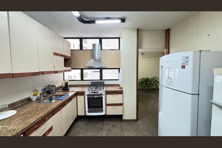 Apartamento à venda com 298m², 3 quartos e 3 vagas Apartamento à venda com 298m², 3 quartos e 3 vagasCozinha