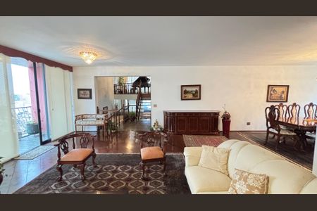 Apartamento à venda com 298m², 3 quartos e 3 vagas Apartamento à venda com 298m², 3 quartos e 3 vagasSala de Estar