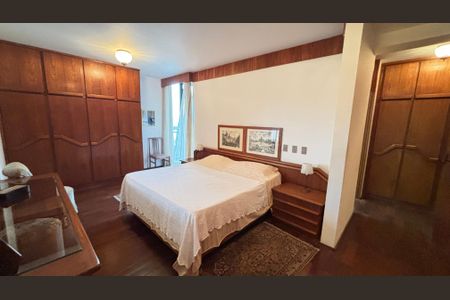 Apartamento à venda com 298m², 3 quartos e 3 vagas Apartamento à venda com 298m², 3 quartos e 3 vagasSuíte 3