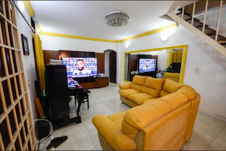 Casa à venda com 200m², 3 quartos e sem vagaSala