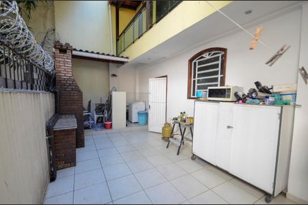 Casa à venda com 200m², 3 quartos e sem vagaÁrea de Serviço