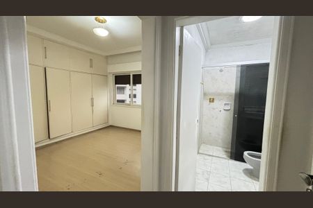 Apartamento à venda com 193m², 3 quartos e 1 vaga Apartamento à venda com 193m², 3 quartos e 1 vagaSuite