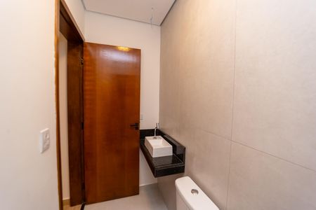 Casa à venda com 137m², 3 quartos e 2 vagas Casa à venda com 137m², 3 quartos e 2 vagasBanheiro Social