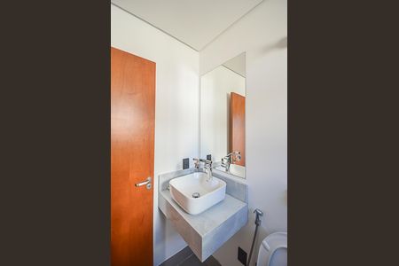 Casa à venda com 340m², 3 quartos e 6 vagas Casa à venda com 340m², 3 quartos e 6 vagasBanheiro da Suíte 2