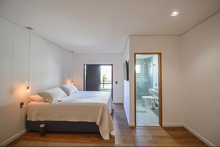 Casa à venda com 340m², 3 quartos e 6 vagas Casa à venda com 340m², 3 quartos e 6 vagasQuarto Suíte