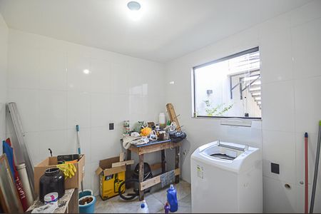 Casa à venda com 340m², 3 quartos e 6 vagas Casa à venda com 340m², 3 quartos e 6 vagasÁrea de Serviço