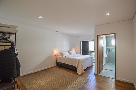 Casa à venda com 340m², 3 quartos e 6 vagas Casa à venda com 340m², 3 quartos e 6 vagasQuarto Suíte